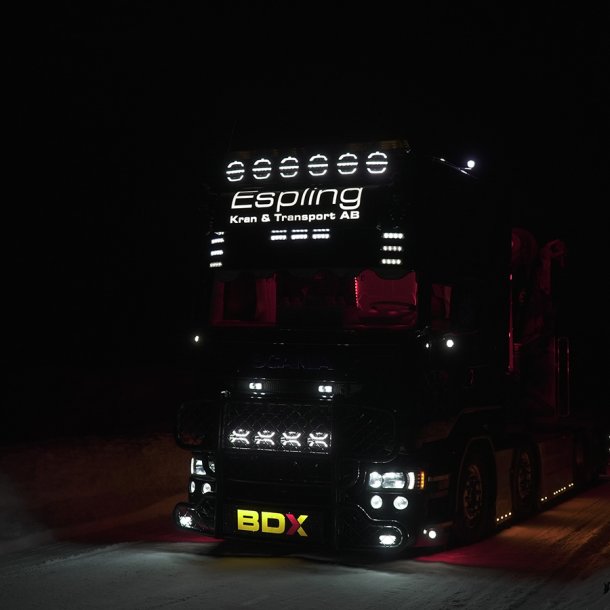 OZZ Oval fjernlygte med gult og hvidt positionslys, samt blitz. Ref. 50, Hvidt hus