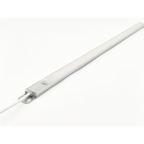 Interirlys LED, 12V, 1000 mm. med indbygget PIR sensor, 2M ledning. IP54, 4000 Kelvin
