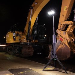 Transportabel scenelight m/indbygget Li-ion batteri, 7000 Lumen, 360 graders belysning