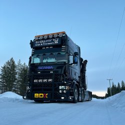 OZZ Oval fjernlygte med gult og hvidt positionslys, samt blitz. Ref. 50, Hvidt hus